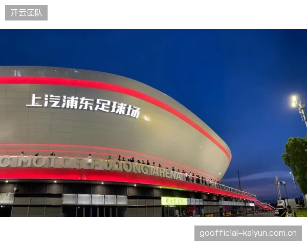 上汽浦东足球场的草坪之下，物联网传感器网络已接入全球顶级赛事养护标准